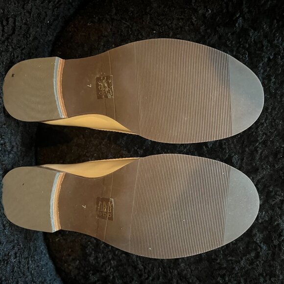 Almost new rose beige almond toe penny loafer Browns Size 7. - Picture 7 of 9